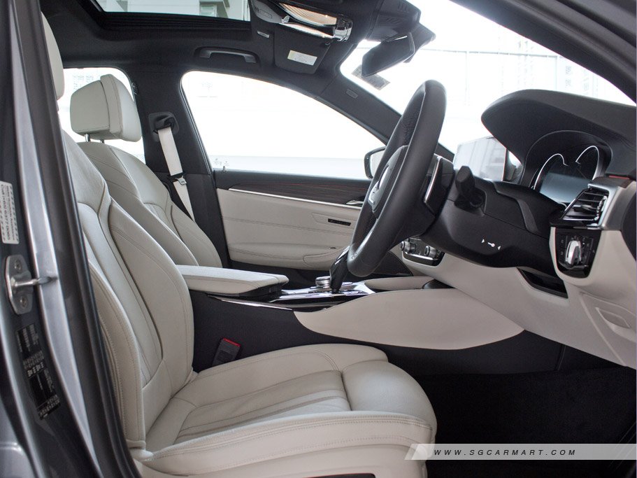 https://i.i-sgcm.com/new_cars/cars/12049/12049_g26