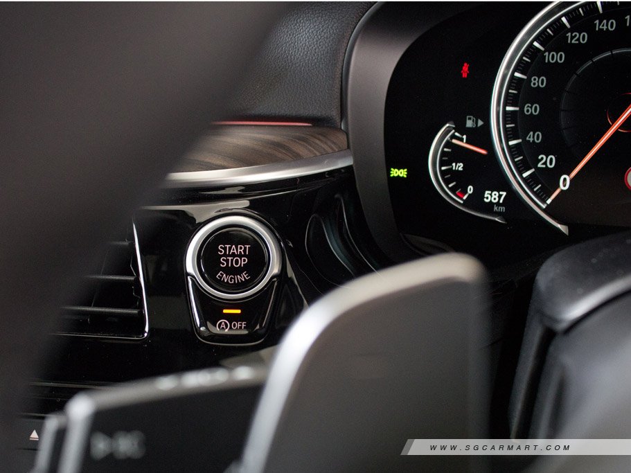 https://i.i-sgcm.com/new_cars/cars/12049/12049_g31
