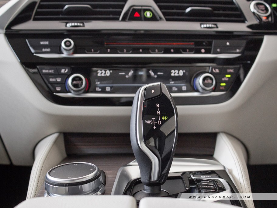 https://i.i-sgcm.com/new_cars/cars/12049/12049_g39