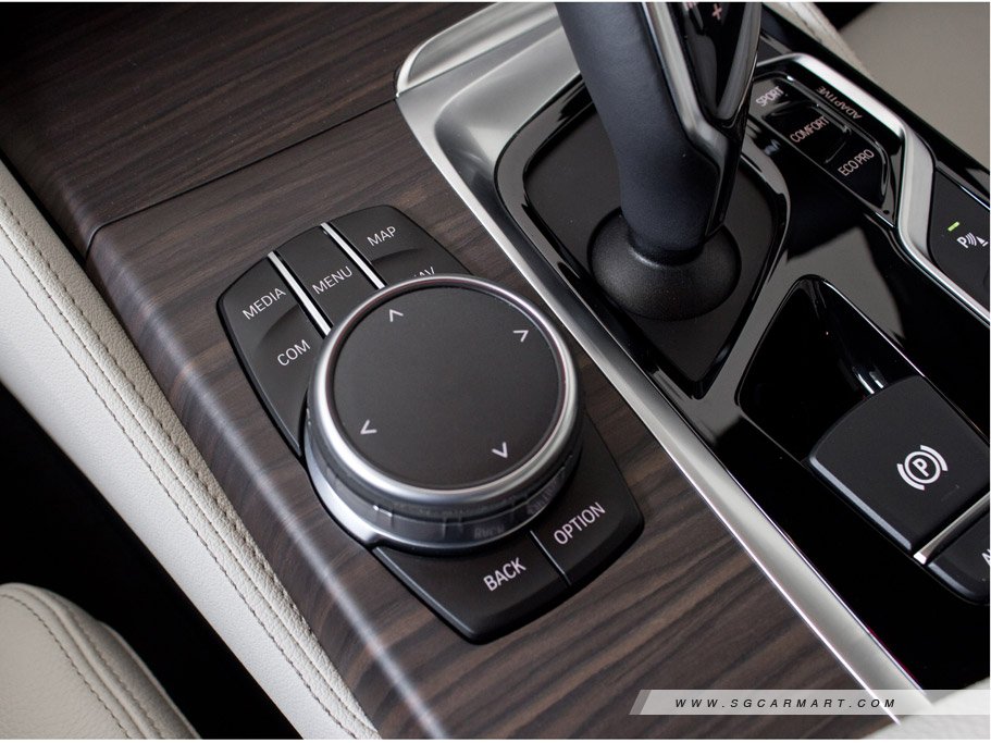 https://i.i-sgcm.com/new_cars/cars/12049/12049_g42
