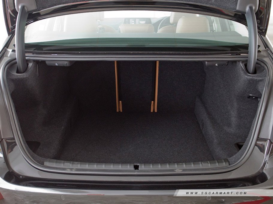 https://i.i-sgcm.com/new_cars/cars/12049/12049_g64