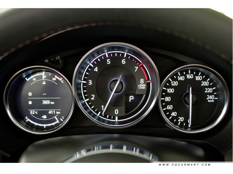https://i.i-sgcm.com/new_cars/cars/12052/12052_g25