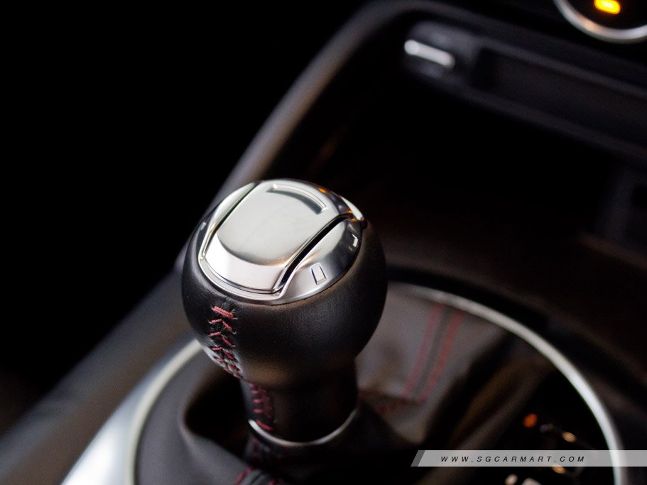 https://i.i-sgcm.com/new_cars/cars/12052/12052_g31
