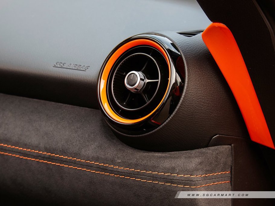 https://i.i-sgcm.com/new_cars/cars/12052/12052_g44
