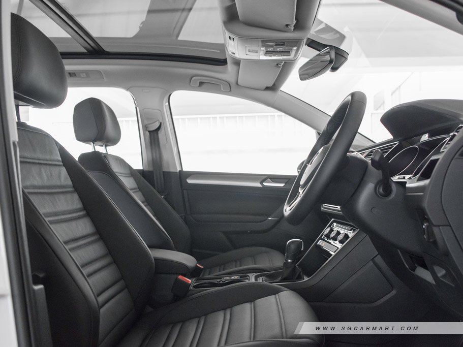 https://i.i-sgcm.com/new_cars/cars/12062/12062_g25