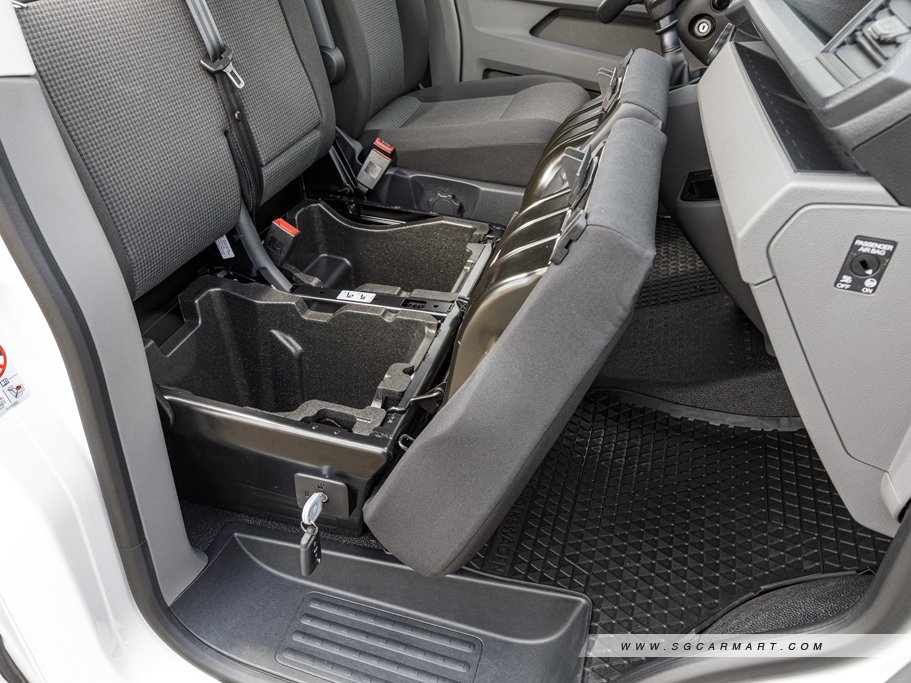 https://i.i-sgcm.com/new_cars/cars/12070/12070_g24