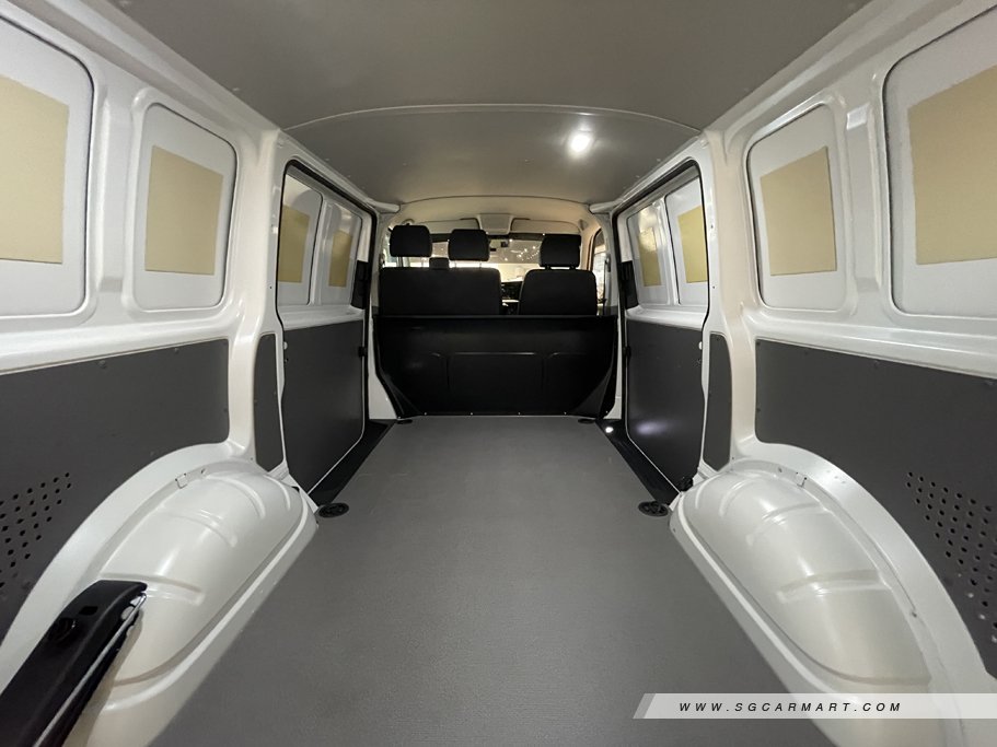 https://i.i-sgcm.com/new_cars/cars/12070/12070_g27