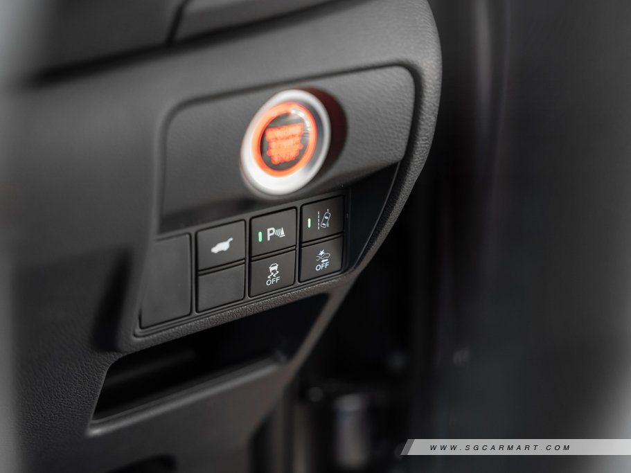 https://i.i-sgcm.com/new_cars/cars/12073/12073_g77