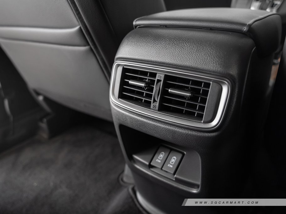 https://i.i-sgcm.com/new_cars/cars/12073/12073_g94