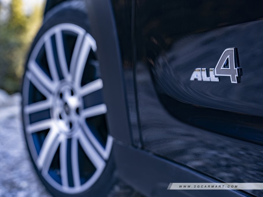 https://i.i-sgcm.com/new_cars/cars/12076/12076_g20