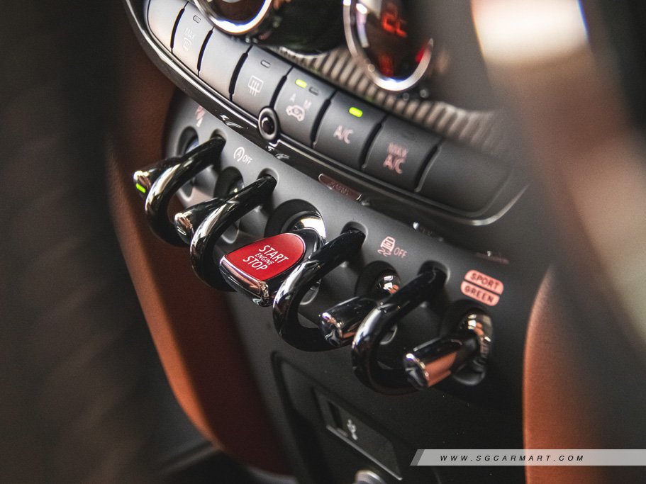 https://i.i-sgcm.com/new_cars/cars/12077/12077_g102