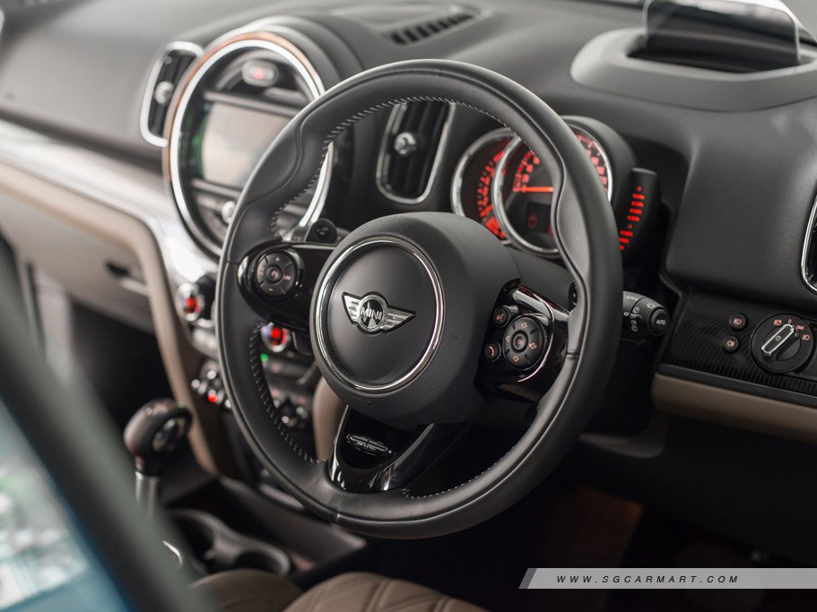 https://i.i-sgcm.com/new_cars/cars/12077/12077_g31