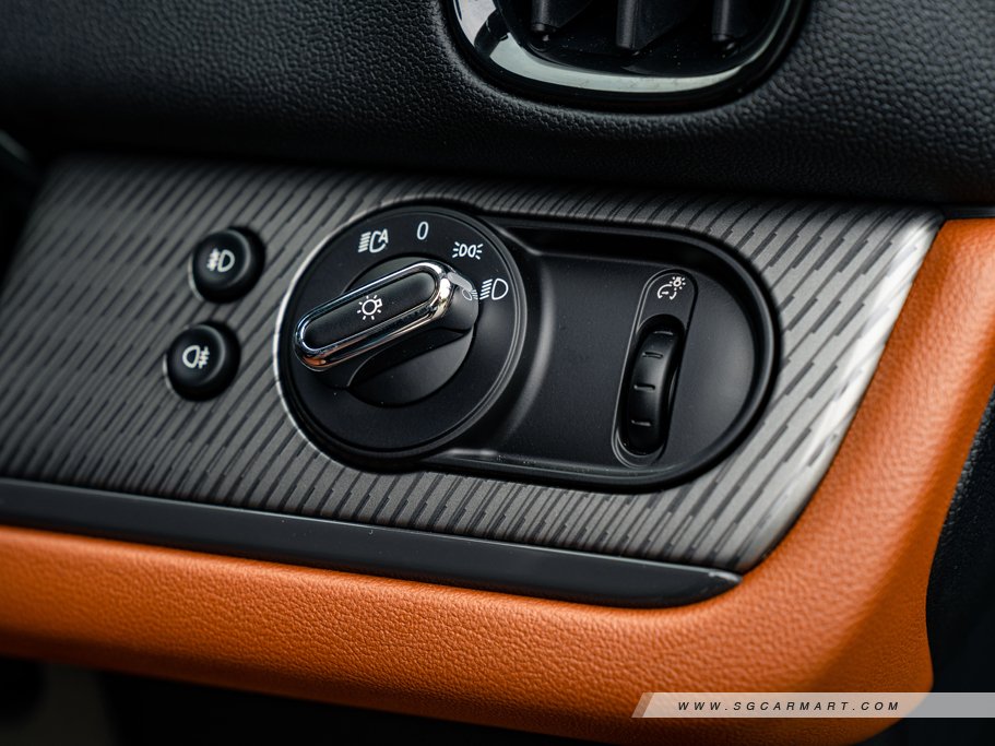 https://i.i-sgcm.com/new_cars/cars/12077/12077_g64