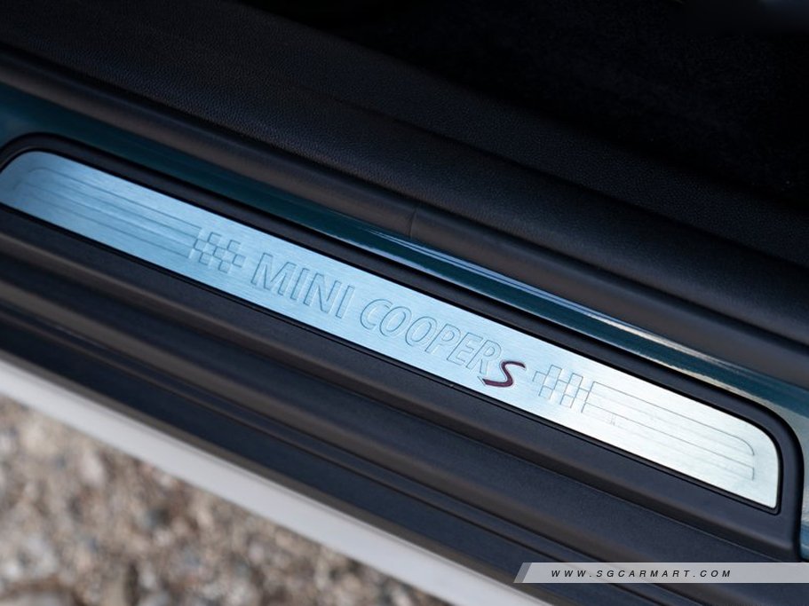 https://i.i-sgcm.com/new_cars/cars/12077/12077_g69