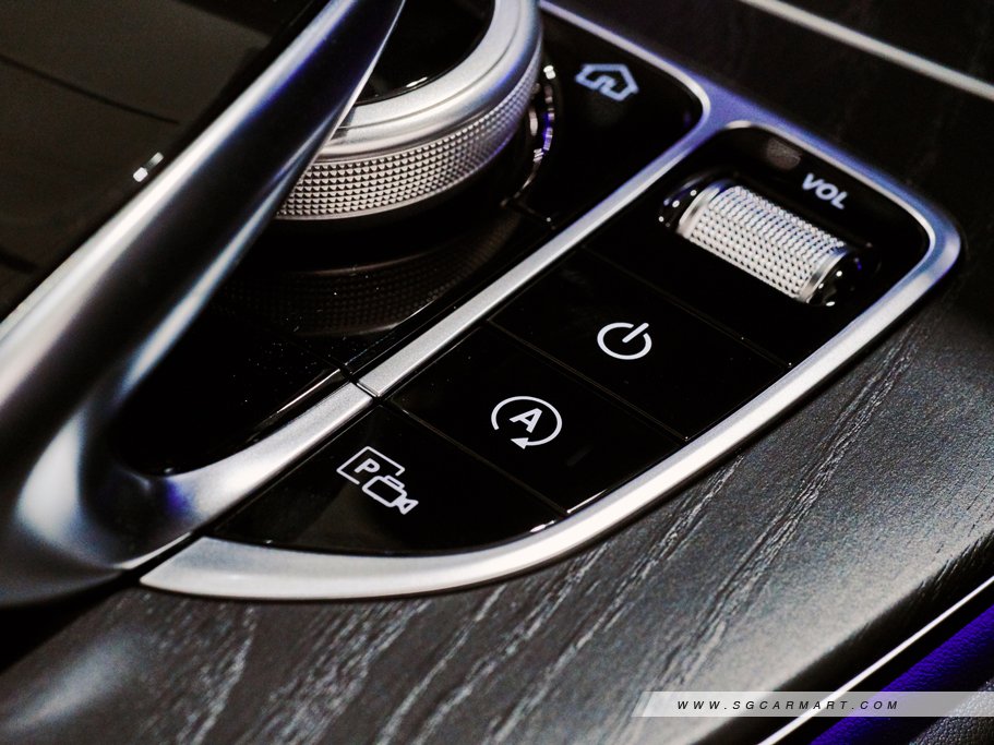 https://i.i-sgcm.com/new_cars/cars/12080/12080_g127