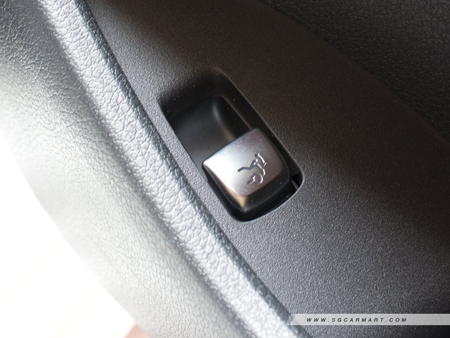https://i.i-sgcm.com/new_cars/cars/12080/12080_g43