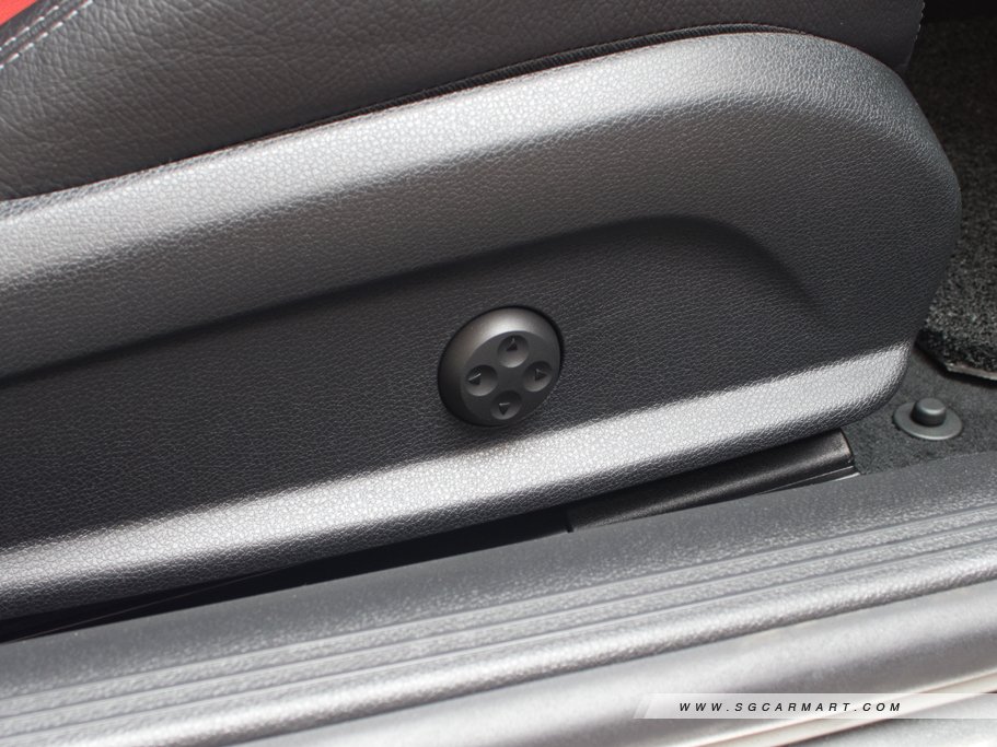 https://i.i-sgcm.com/new_cars/cars/12080/12080_g44