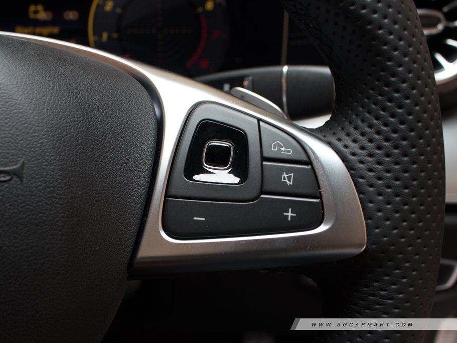 https://i.i-sgcm.com/new_cars/cars/12080/12080_g56
