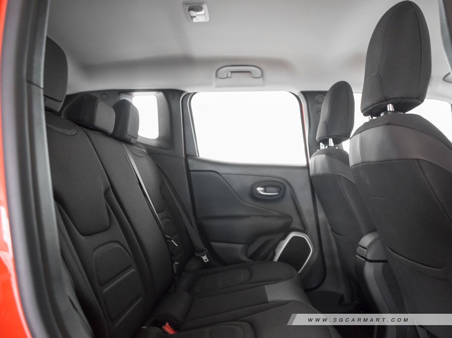 https://i.i-sgcm.com/new_cars/cars/12081/12081_g19