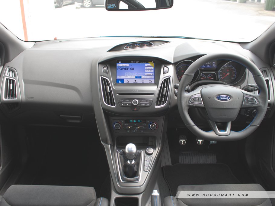 https://i.i-sgcm.com/new_cars/cars/12084/12084_g15
