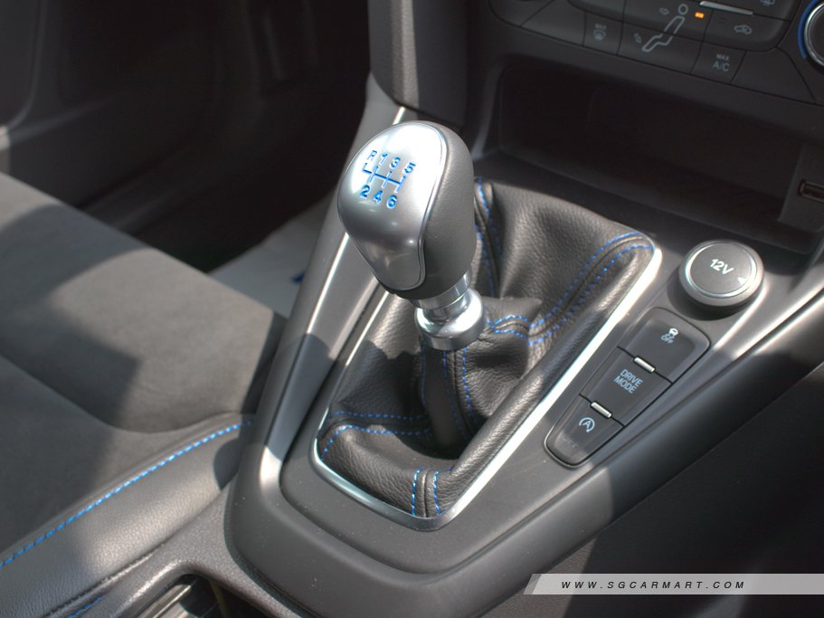 https://i.i-sgcm.com/new_cars/cars/12084/12084_g22