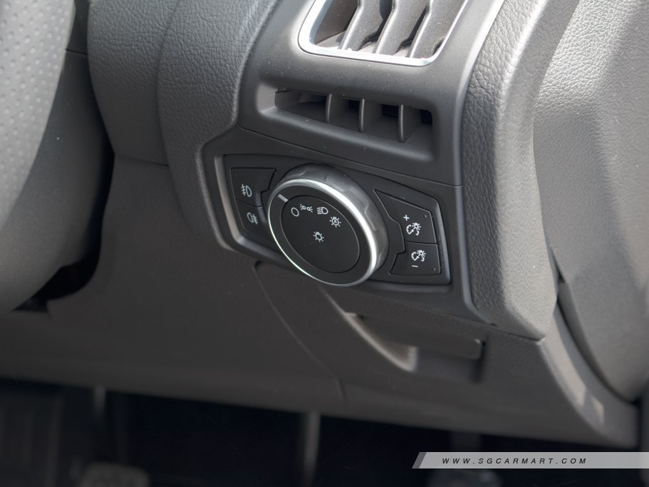 https://i.i-sgcm.com/new_cars/cars/12084/12084_g23