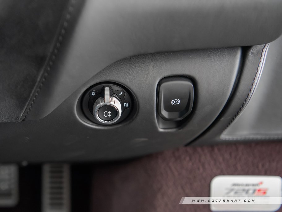 https://i.i-sgcm.com/new_cars/cars/12086/12086_g32