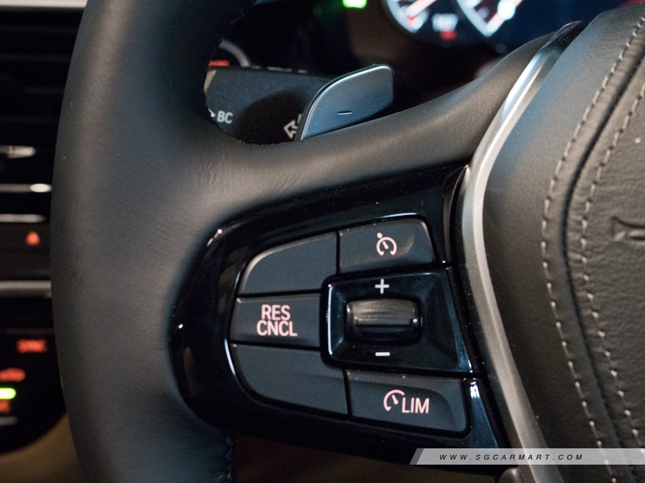 https://i.i-sgcm.com/new_cars/cars/12092/12092_g12