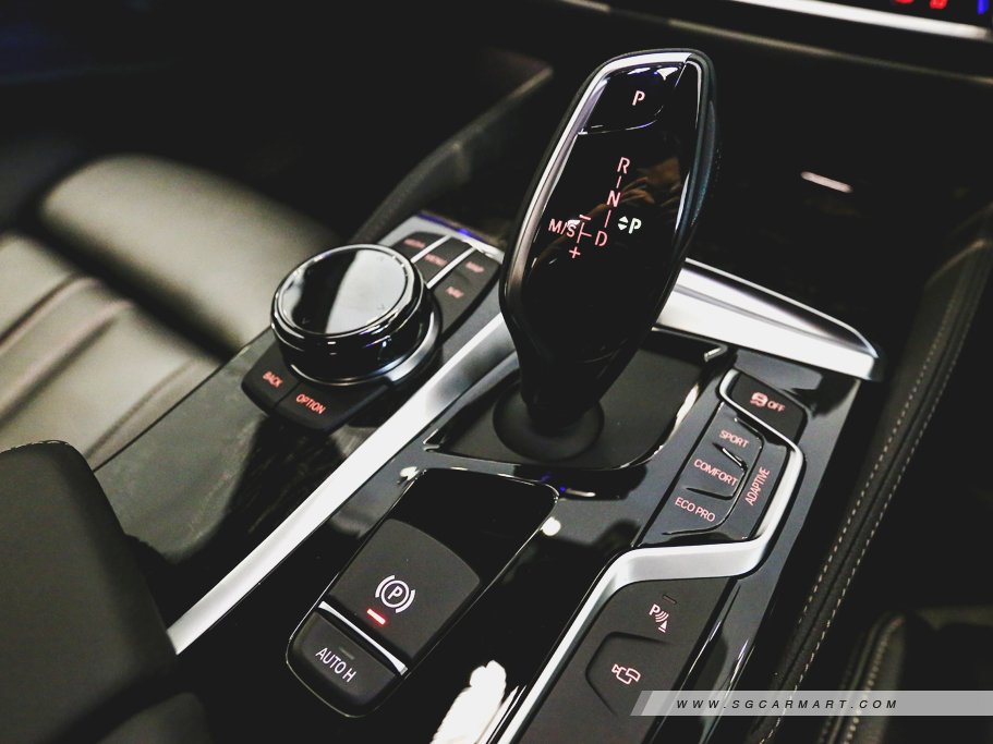 https://i.i-sgcm.com/new_cars/cars/12092/12092_g42