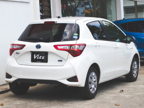 2017 Toyota Vitz Hybrid Photos Photo Gallery Sgcarmart Pictured Toyota Vitz Hybrid 1 5 F A