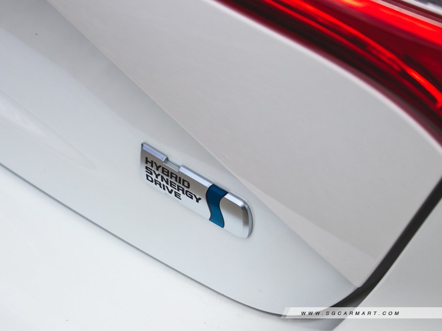 Toyota Vitz Hybrid 1.5 F 8