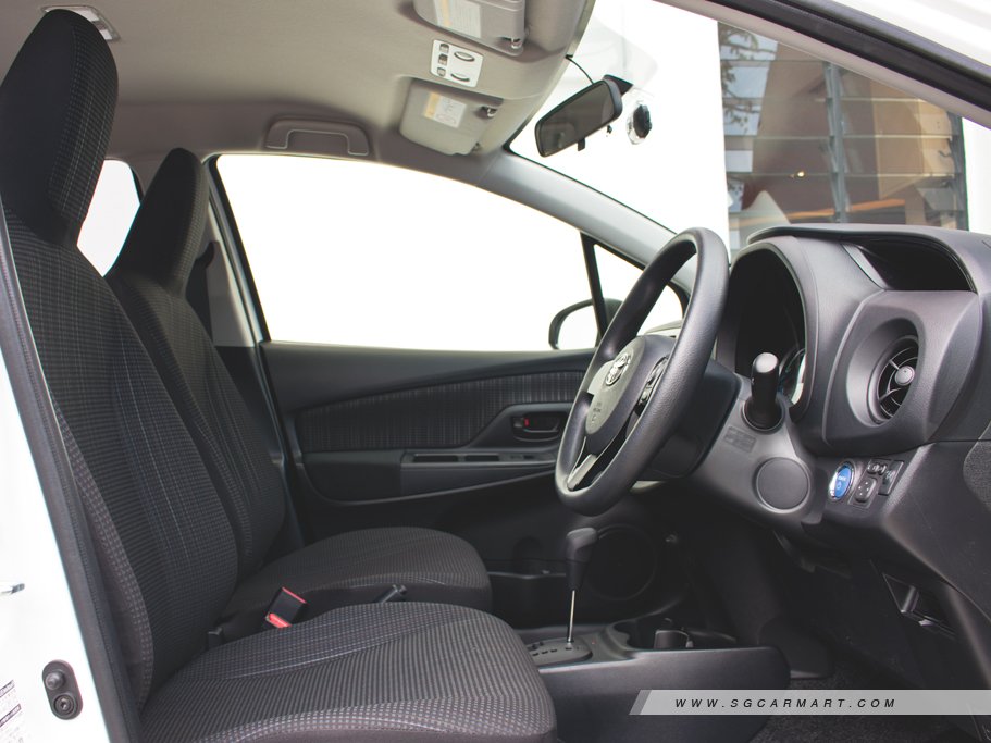 Toyota Vitz Hybrid 1.5 F 9
