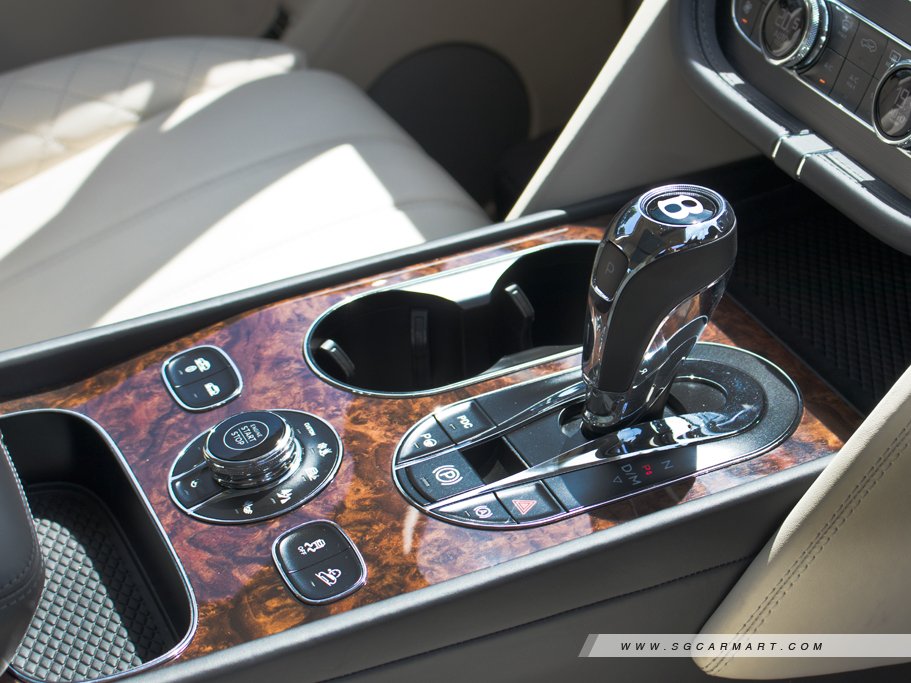https://i.i-sgcm.com/new_cars/cars/12102/12102_g20