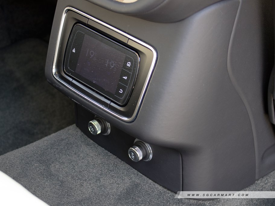 https://i.i-sgcm.com/new_cars/cars/12102/12102_g23