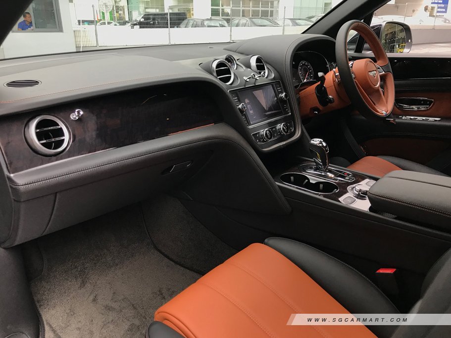 https://i.i-sgcm.com/new_cars/cars/12102/12102_g35