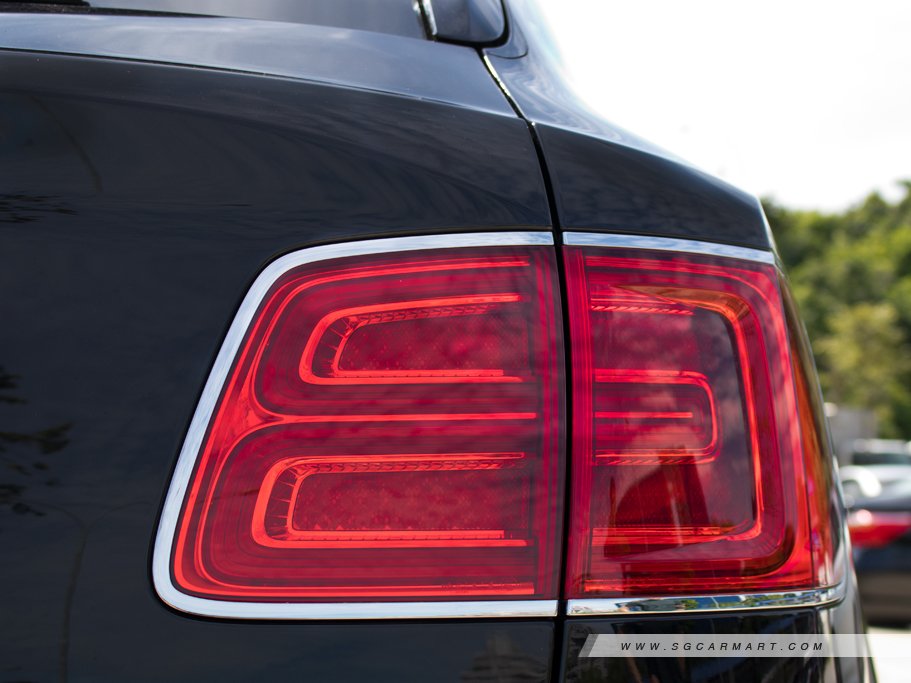 https://i.i-sgcm.com/new_cars/cars/12102/12102_g8
