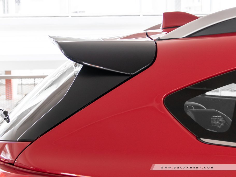 https://i.i-sgcm.com/new_cars/cars/12112/12112_g64