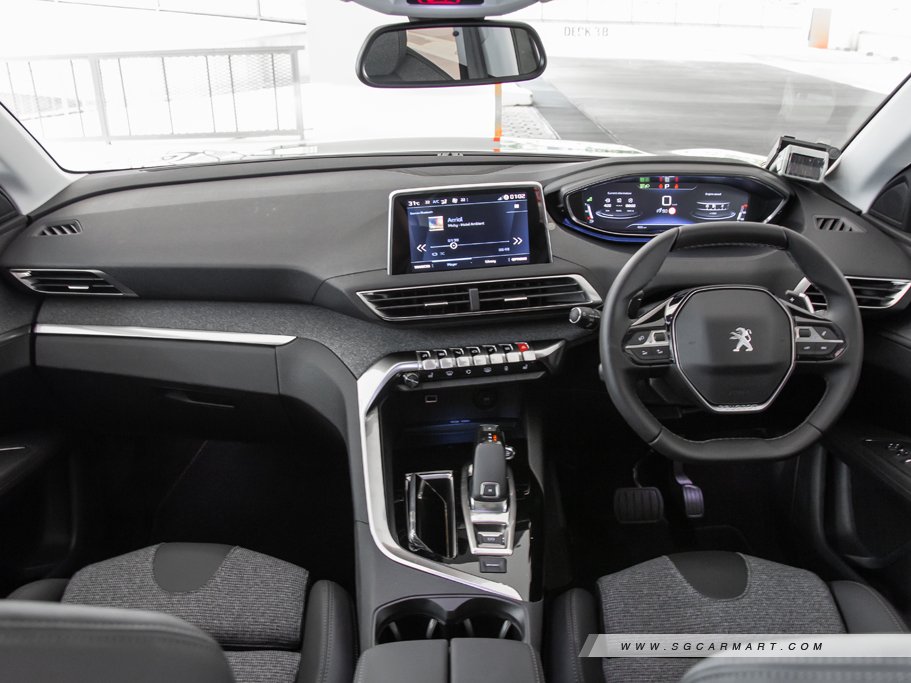 https://i.i-sgcm.com/new_cars/cars/12117/12117_g70