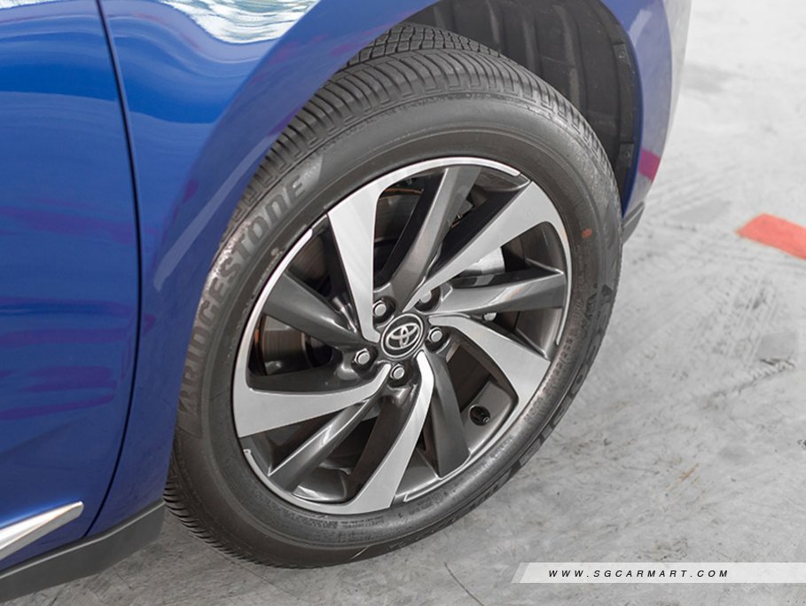 https://i.i-sgcm.com/new_cars/cars/12121/12121_g7