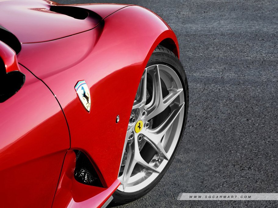 https://i.i-sgcm.com/new_cars/cars/12126/12126_g13