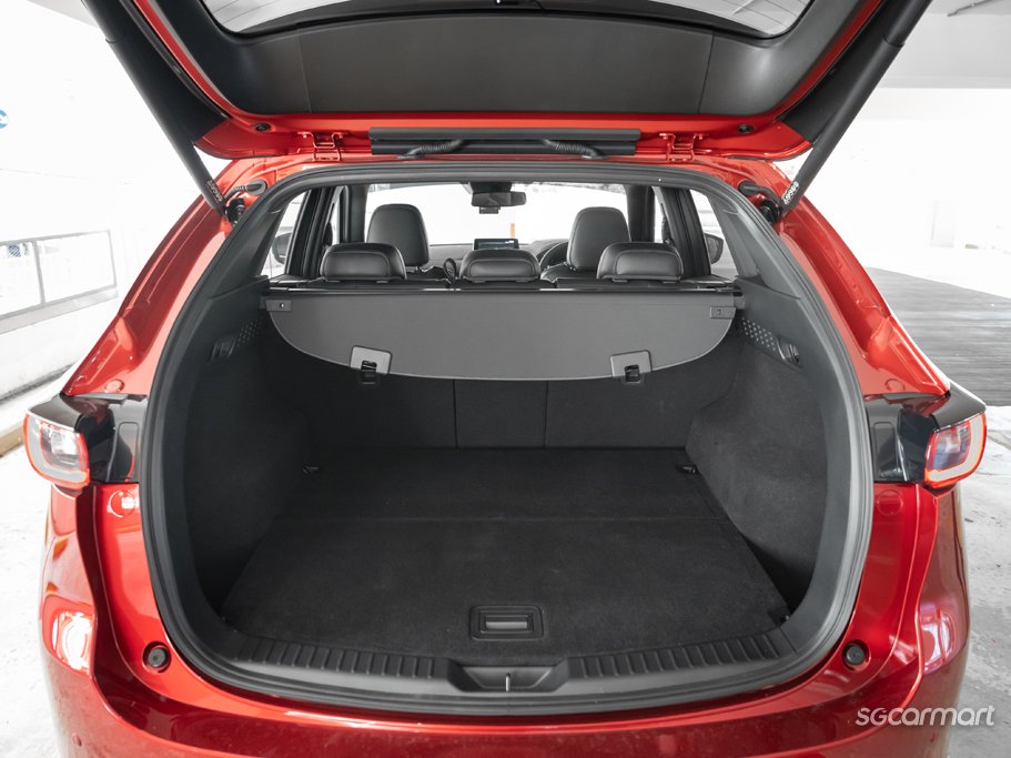 https://i.i-sgcm.com/new_cars/cars/12128/12128_g92