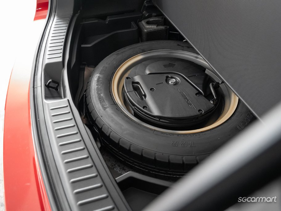 https://i.i-sgcm.com/new_cars/cars/12128/12128_g94