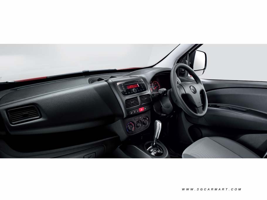 https://i.i-sgcm.com/new_cars/cars/12130/12130_g11