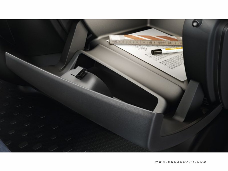 https://i.i-sgcm.com/new_cars/cars/12131/12131_g17