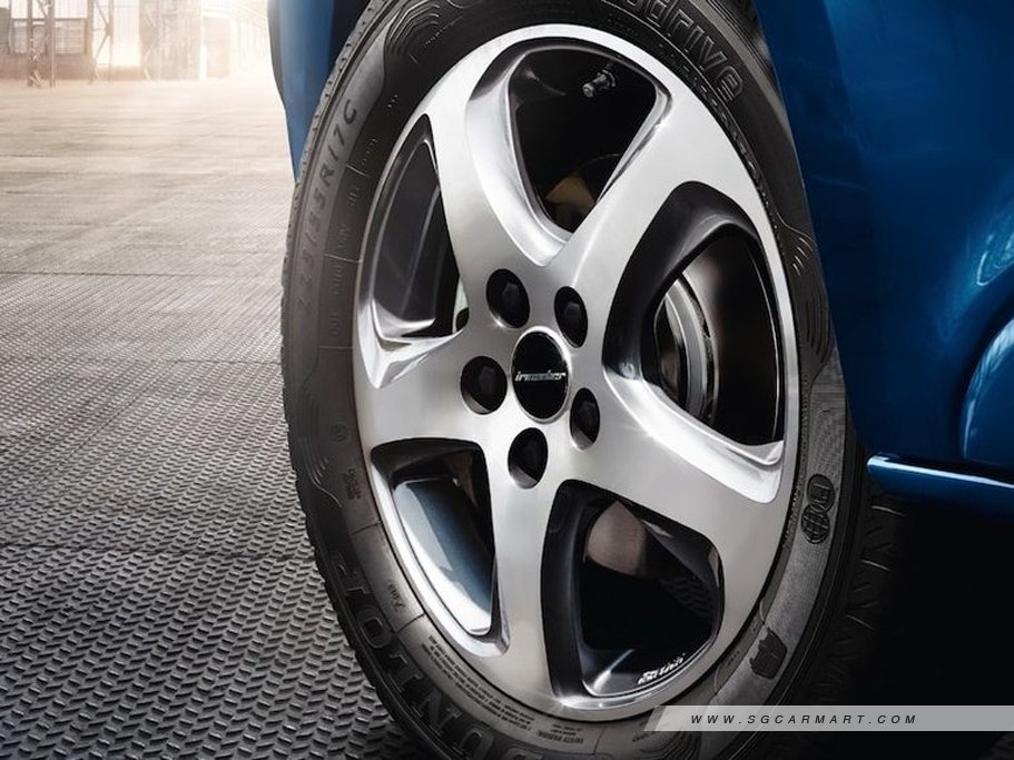 https://i.i-sgcm.com/new_cars/cars/12131/12131_g7