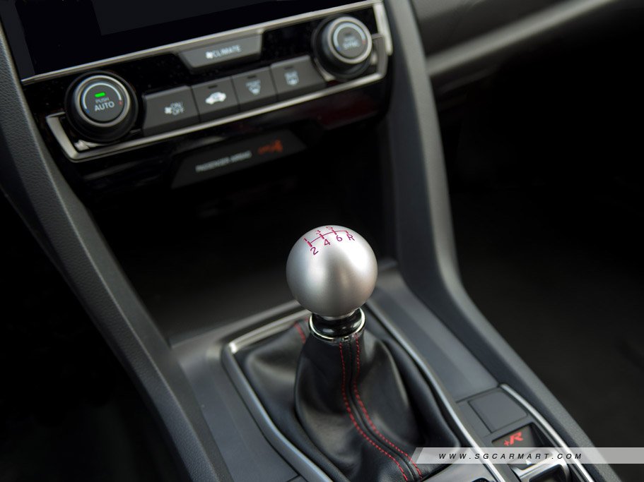https://i.i-sgcm.com/new_cars/cars/12132/12132_g19