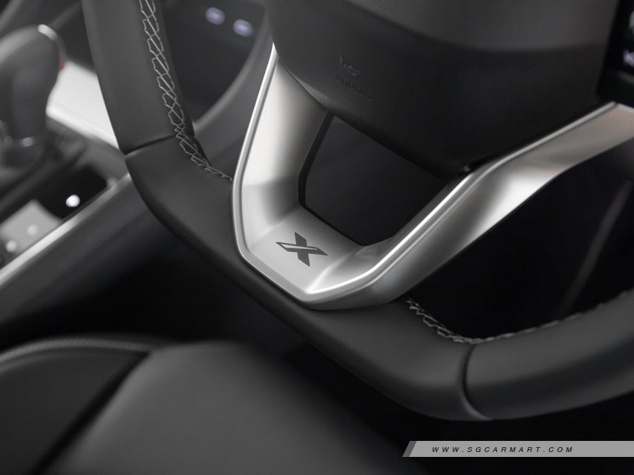 https://i.i-sgcm.com/new_cars/cars/12135/12135_g104