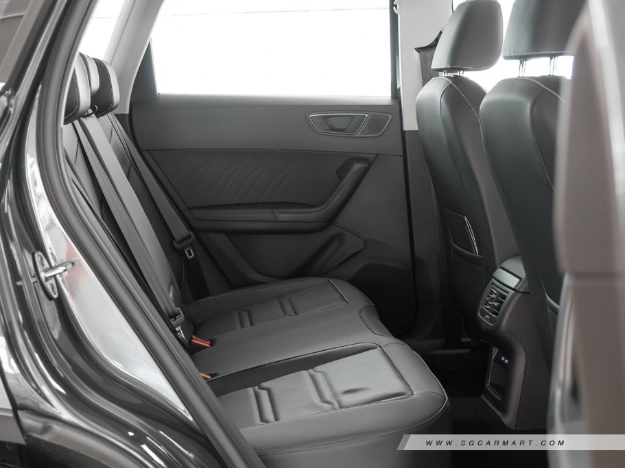 https://i.i-sgcm.com/new_cars/cars/12135/12135_g119