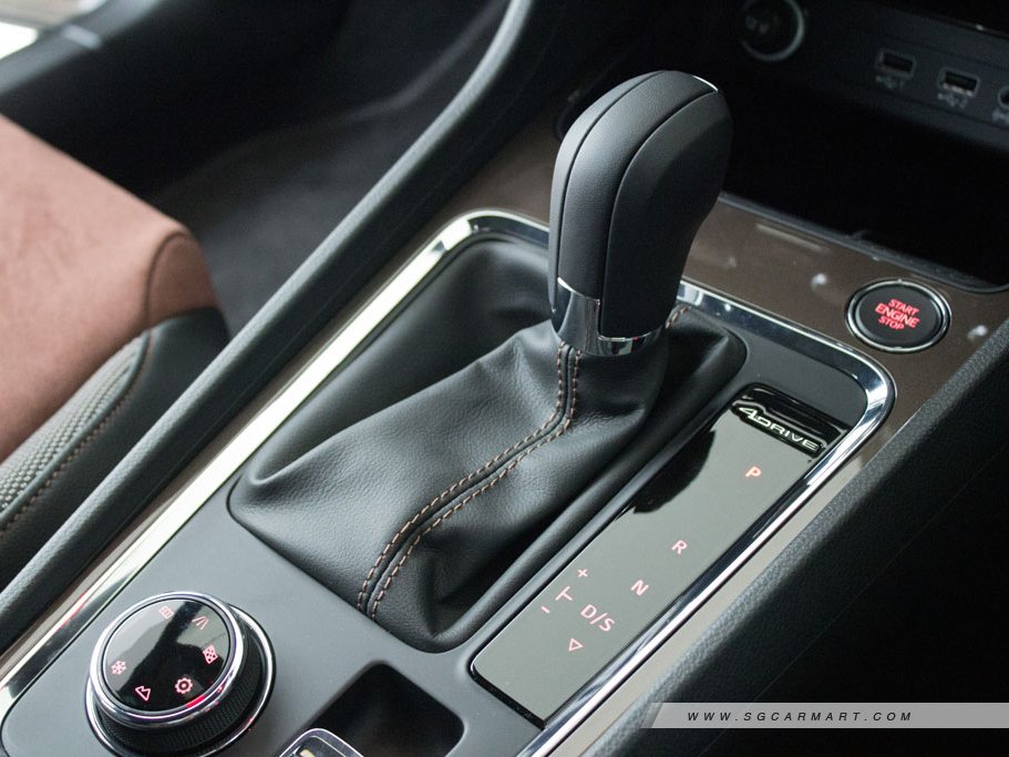 https://i.i-sgcm.com/new_cars/cars/12135/12135_g24
