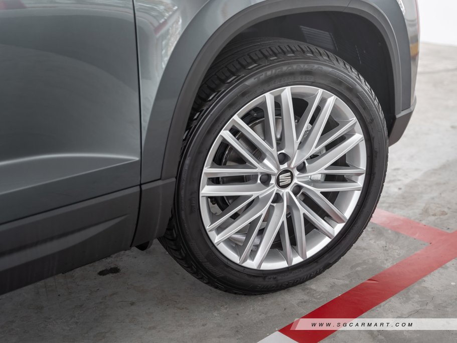 https://i.i-sgcm.com/new_cars/cars/12135/12135_g37
